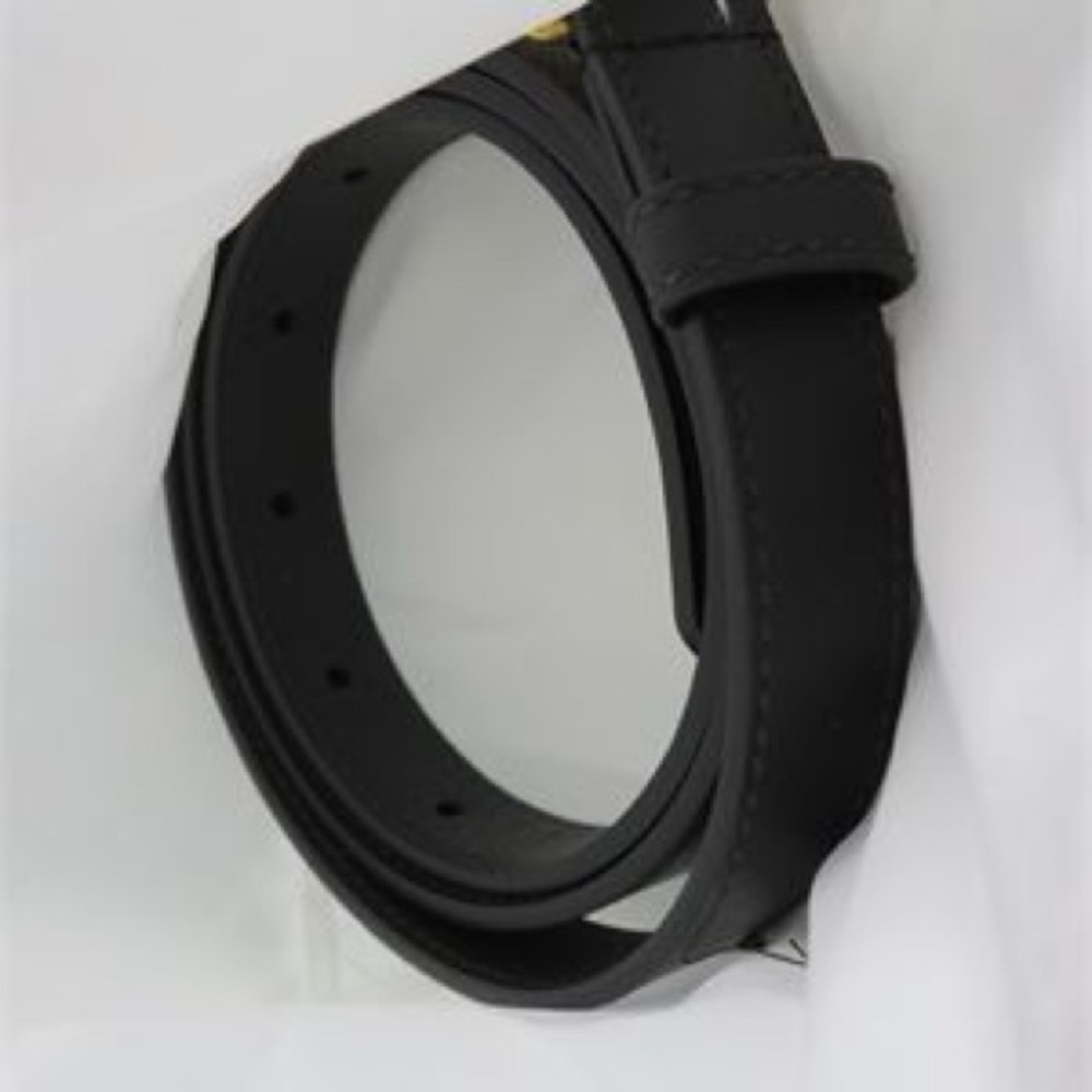 Gucci leather belt 1”wide - $240! Amazing deal - Picture 9 of 9